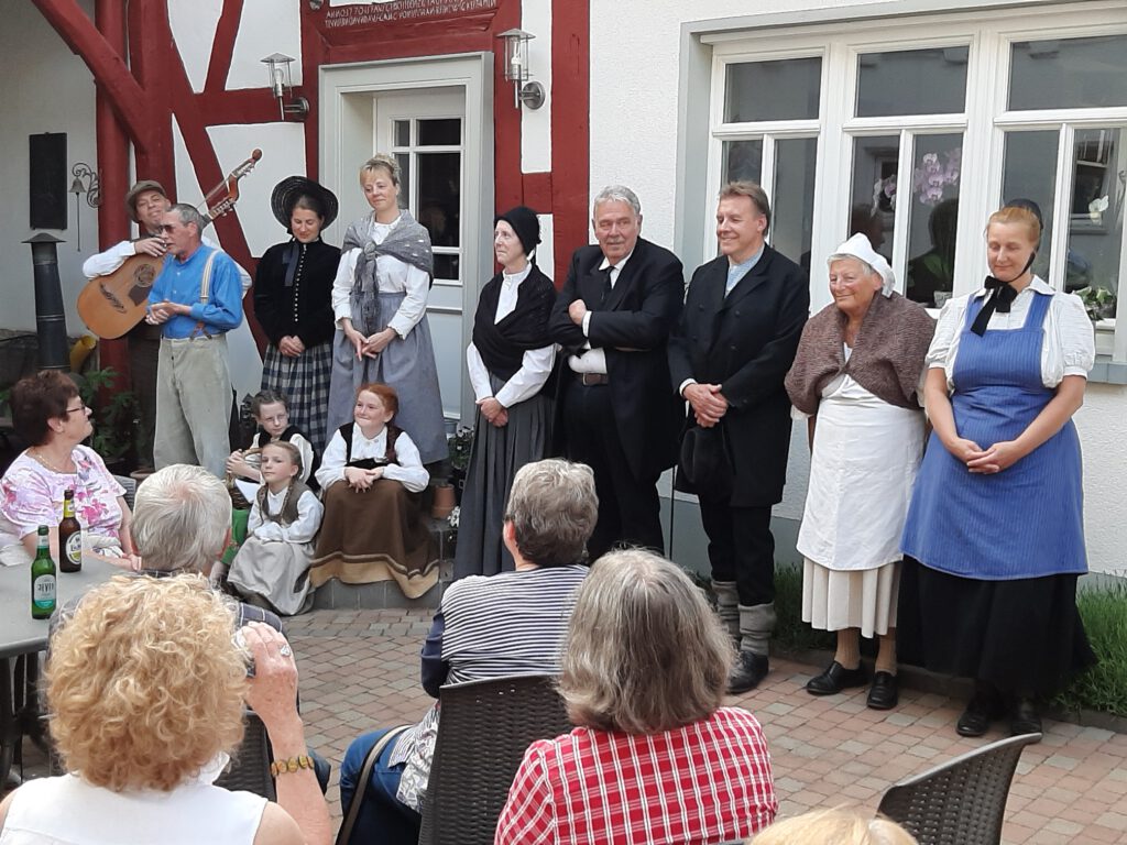 Liederliche Dorfführung Ober-Hörgern 800 Jahre