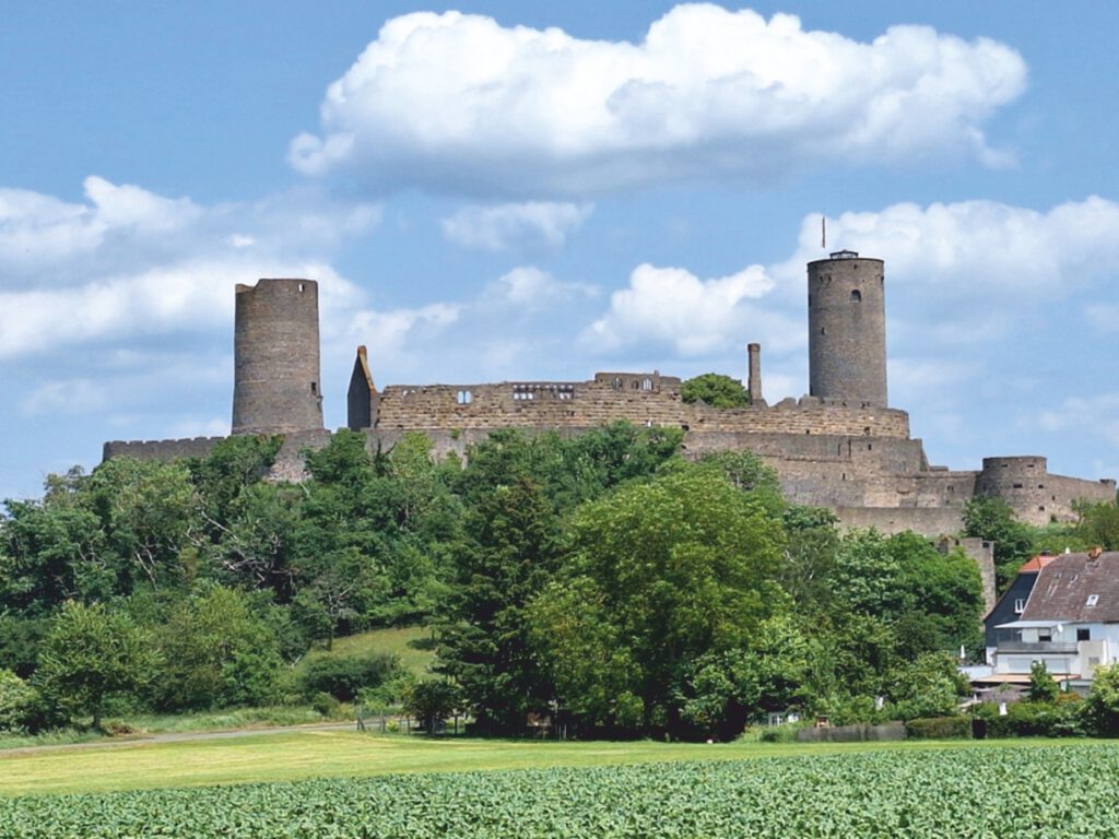 Bahnbrechende Ergebnisse bei den Grabungen auf Burg Münzenberg