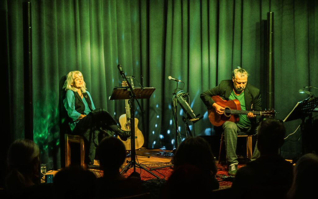 „Des Menschen Seele gleicht dem Wasser“ – Kleinkunst mit Herz in Münzenberg